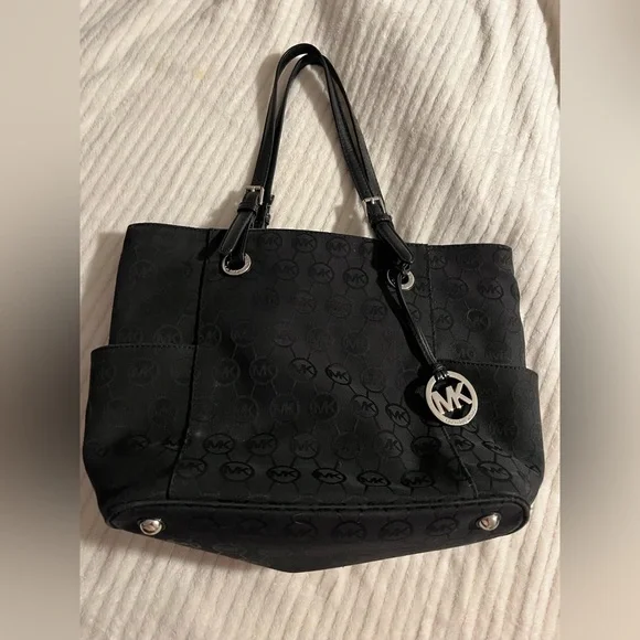 Black MICHAEL Kors Jet Set Tote Bag with Signature Canvas Print - Picture 5 of 16